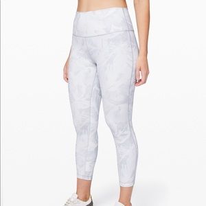 Lululemon Wunder Under Legging 25” Size 6